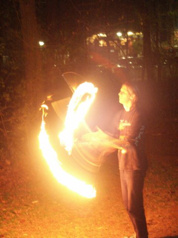 wouterjuggling3torches.jpg